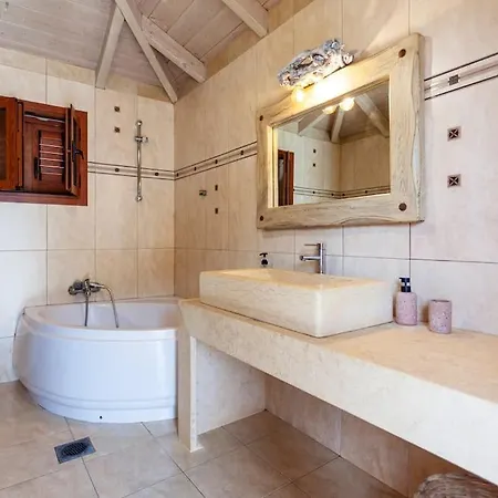 Two Bdr, 2 Bathrm, Family House Himarë